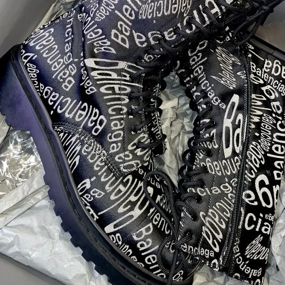 Balenciaga | Shoes | Balenciaga Mens Logoprint Canvas Combat  display picture 3